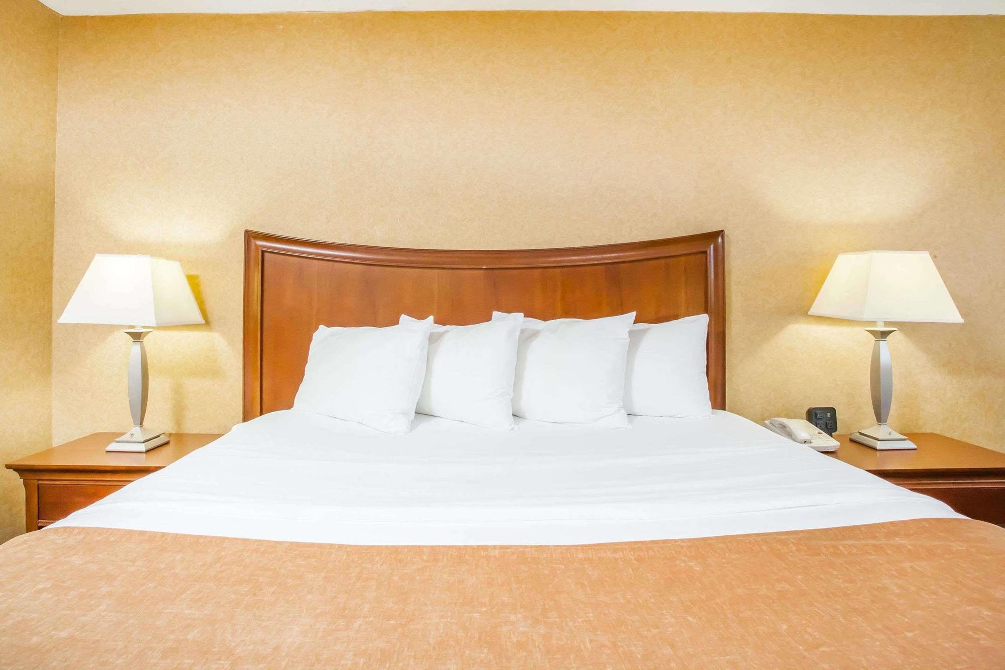 Clarion - Airport Hotel