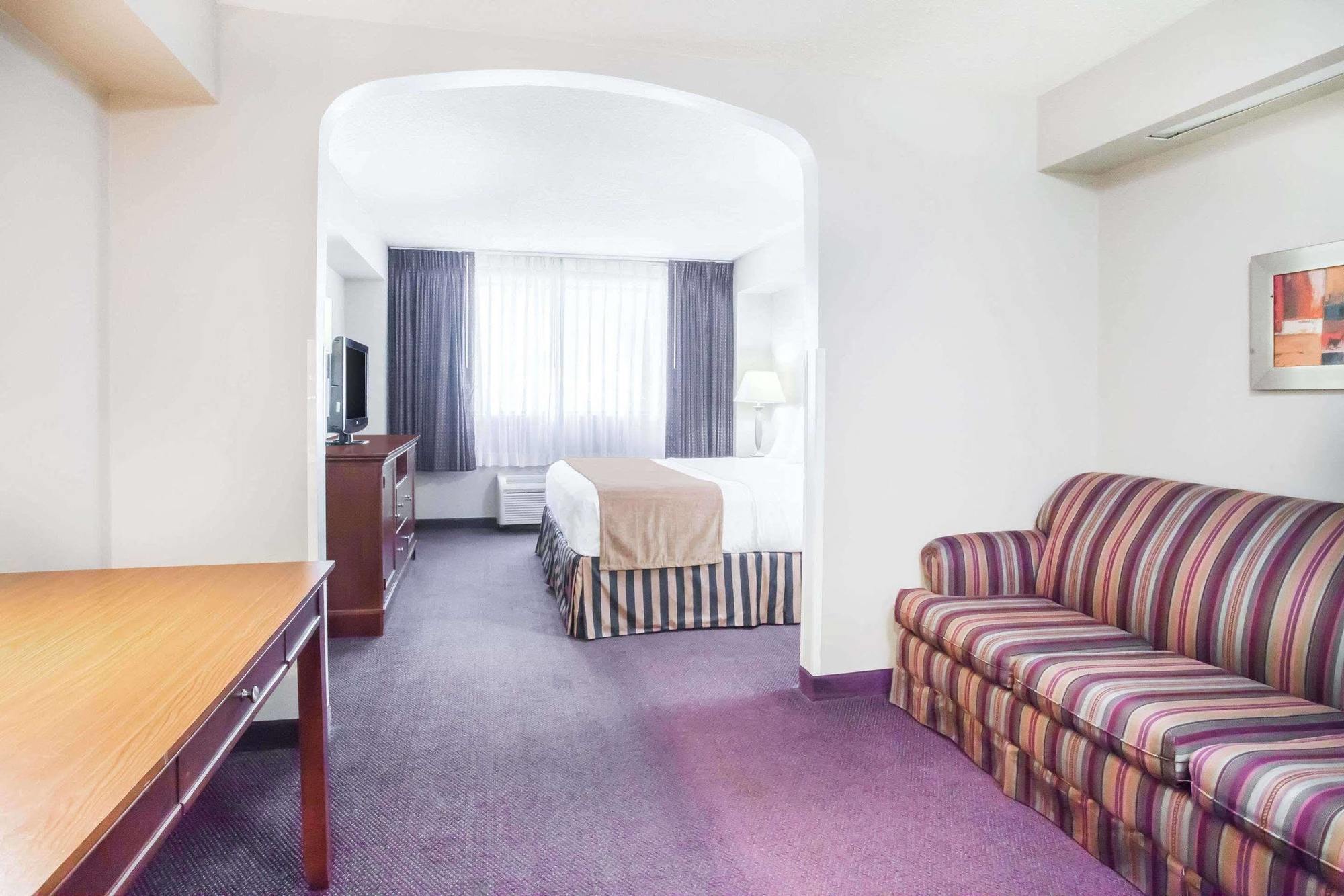 Clarion - Airport Hotel