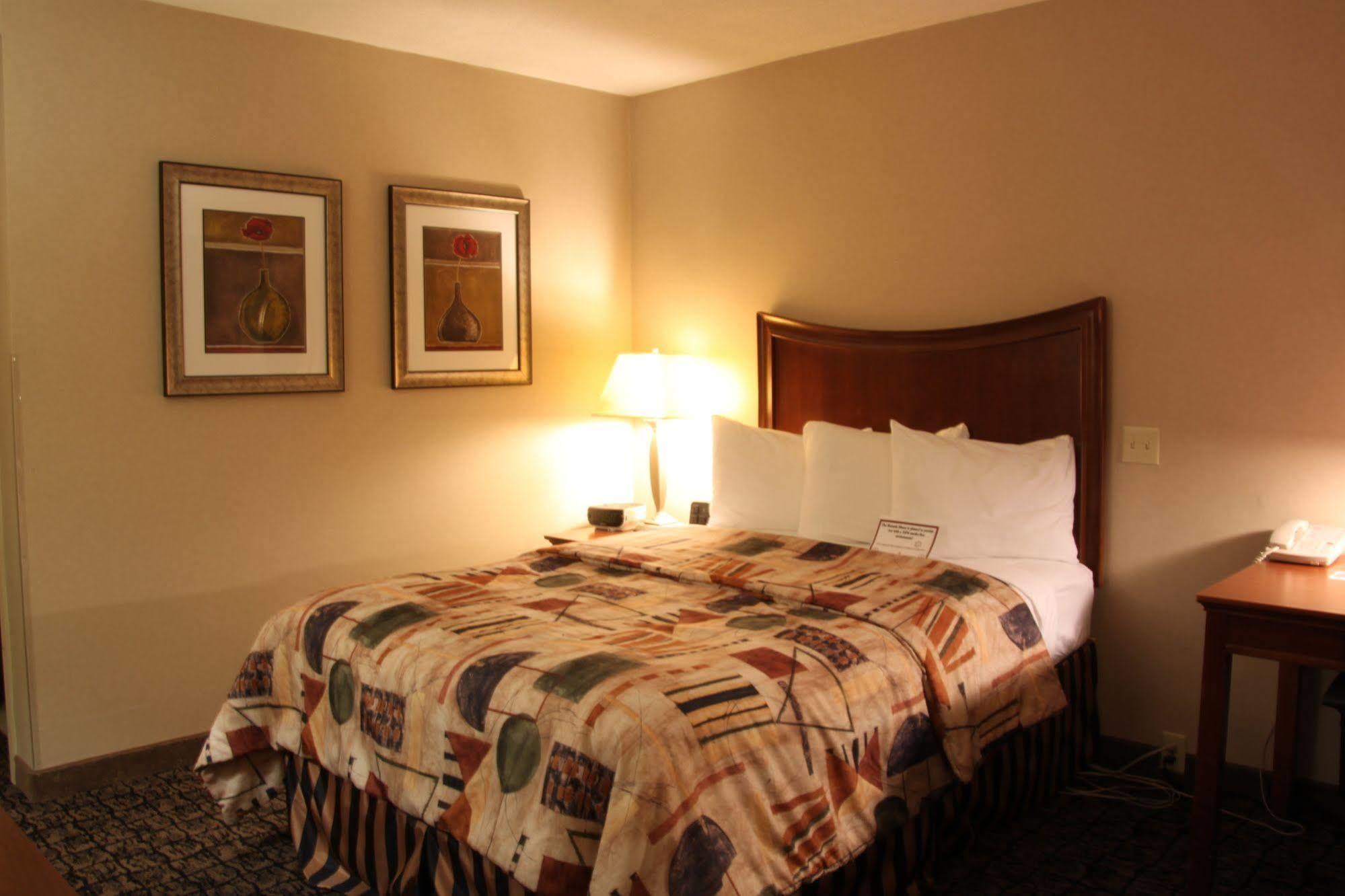 Hotel Clarion - Airport 3*