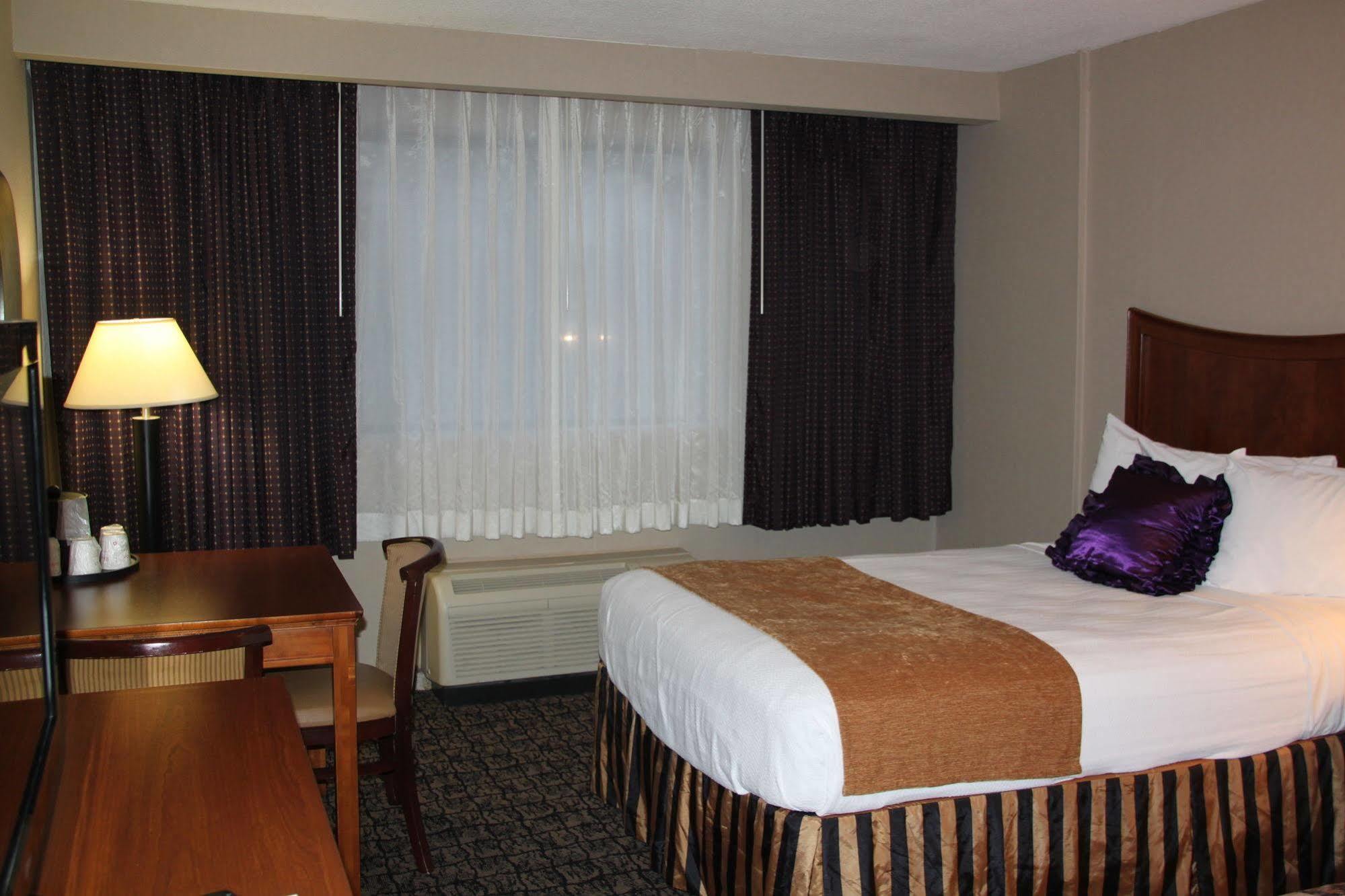 Clarion - Airport Hotel Ithaca