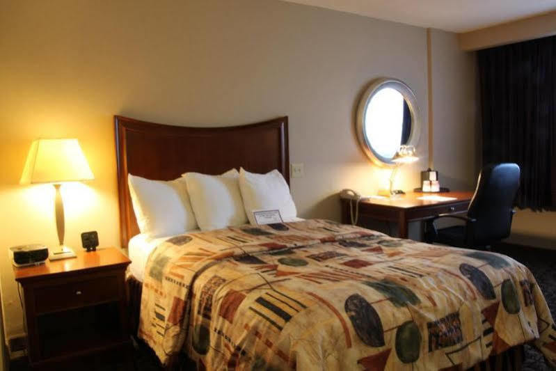 Hotel Clarion - Airport