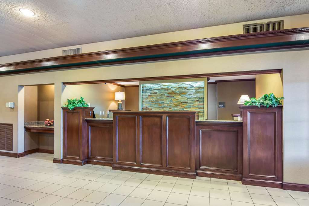 Clarion - Airport Hotel