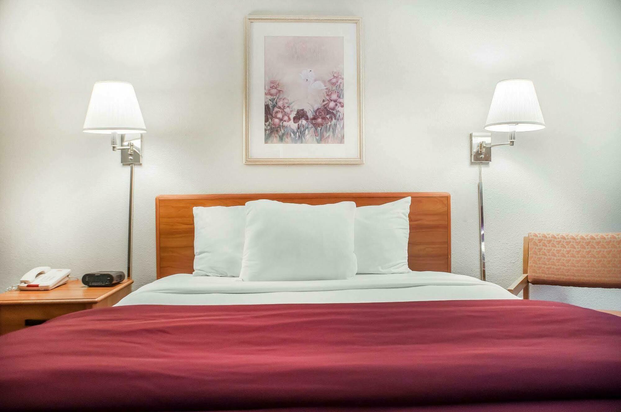 Hotel Econo 2*