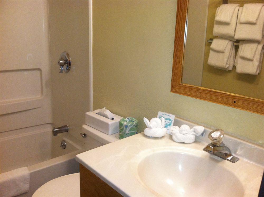 Econo Hotel